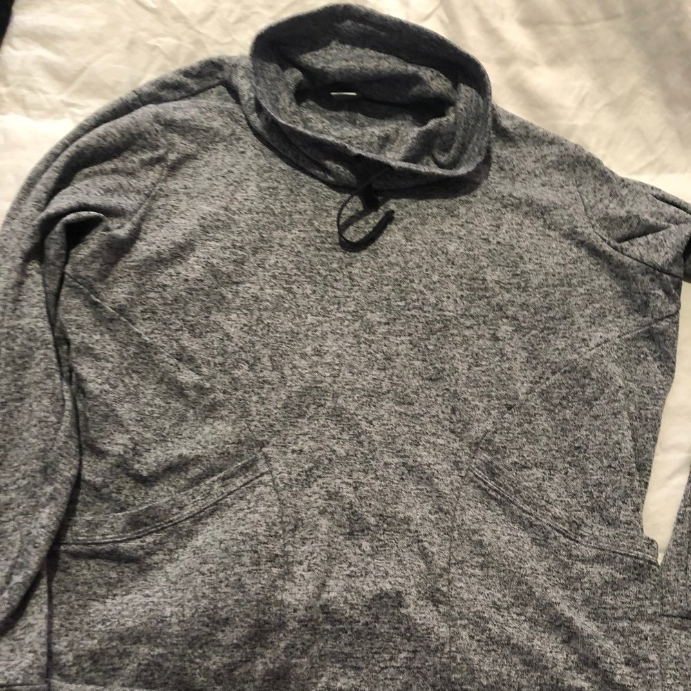 OLD NAVY ATHLETIC SWEATER PLUS SIZE